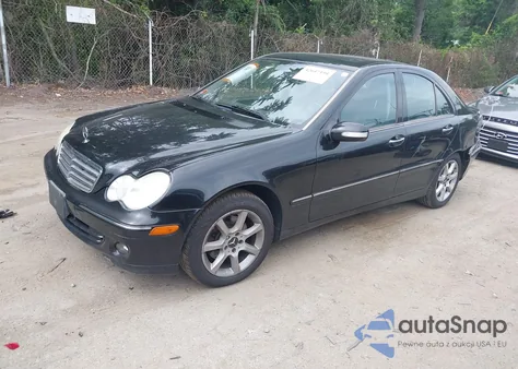 2007 Mercedes-Benz C 280 Luxury 4Matic z USA, uszkodzony, nr VIN WDBRF92HX7F922665